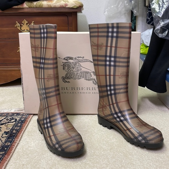 Burberry tall rain boots. Like new, only worn twice. - Picture 1 of 3